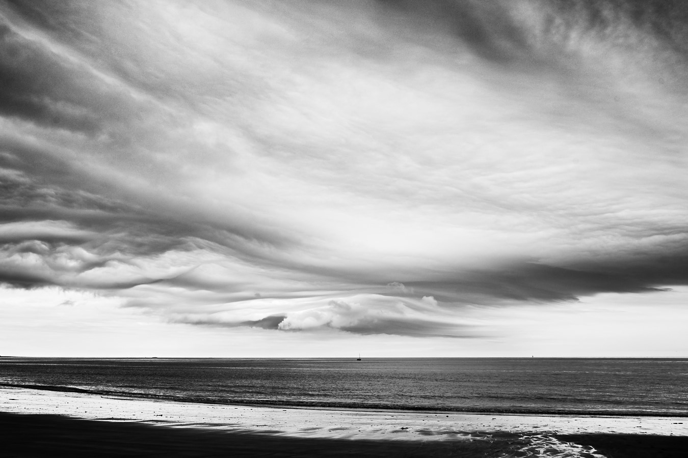 Untitled 10 (2016) B&W abstract print by Timothy Gent